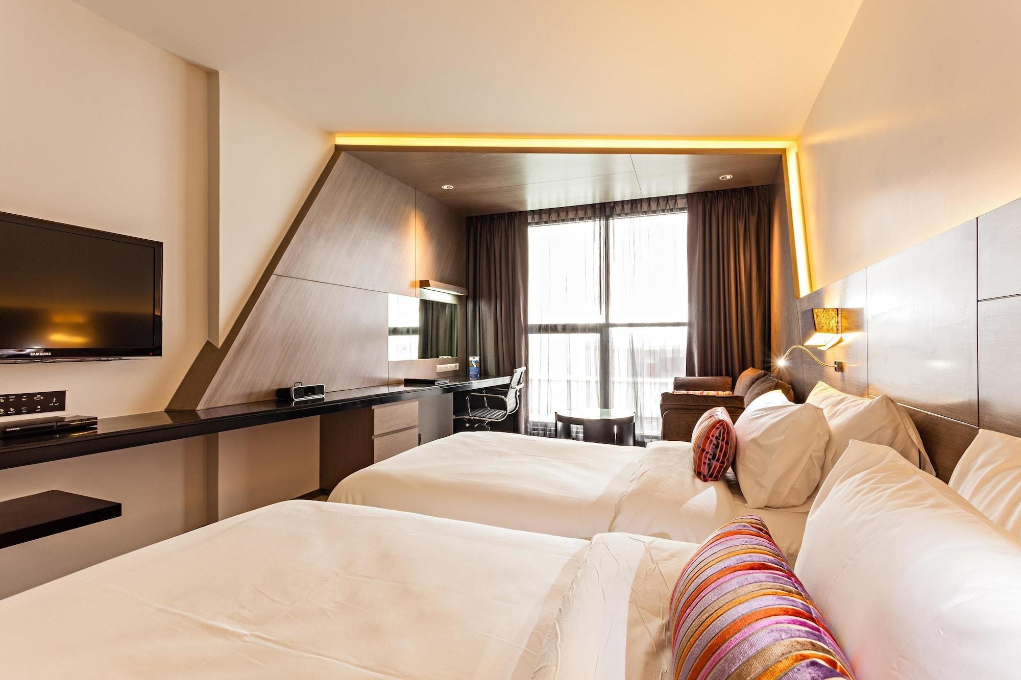 Hyatt Place Sukhumvit 1 מלון