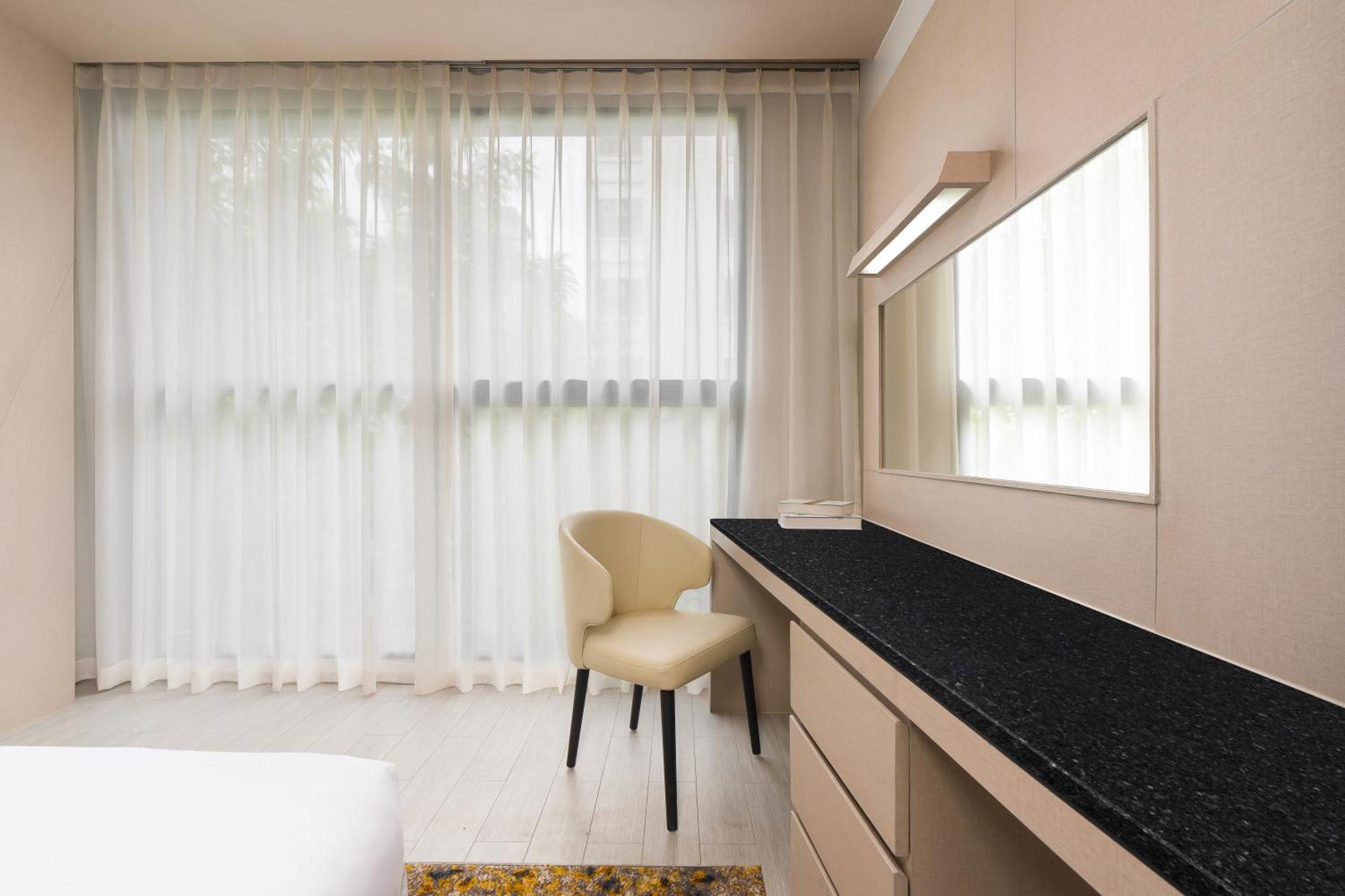 Hyatt Place Sukhumvit 1 מלון