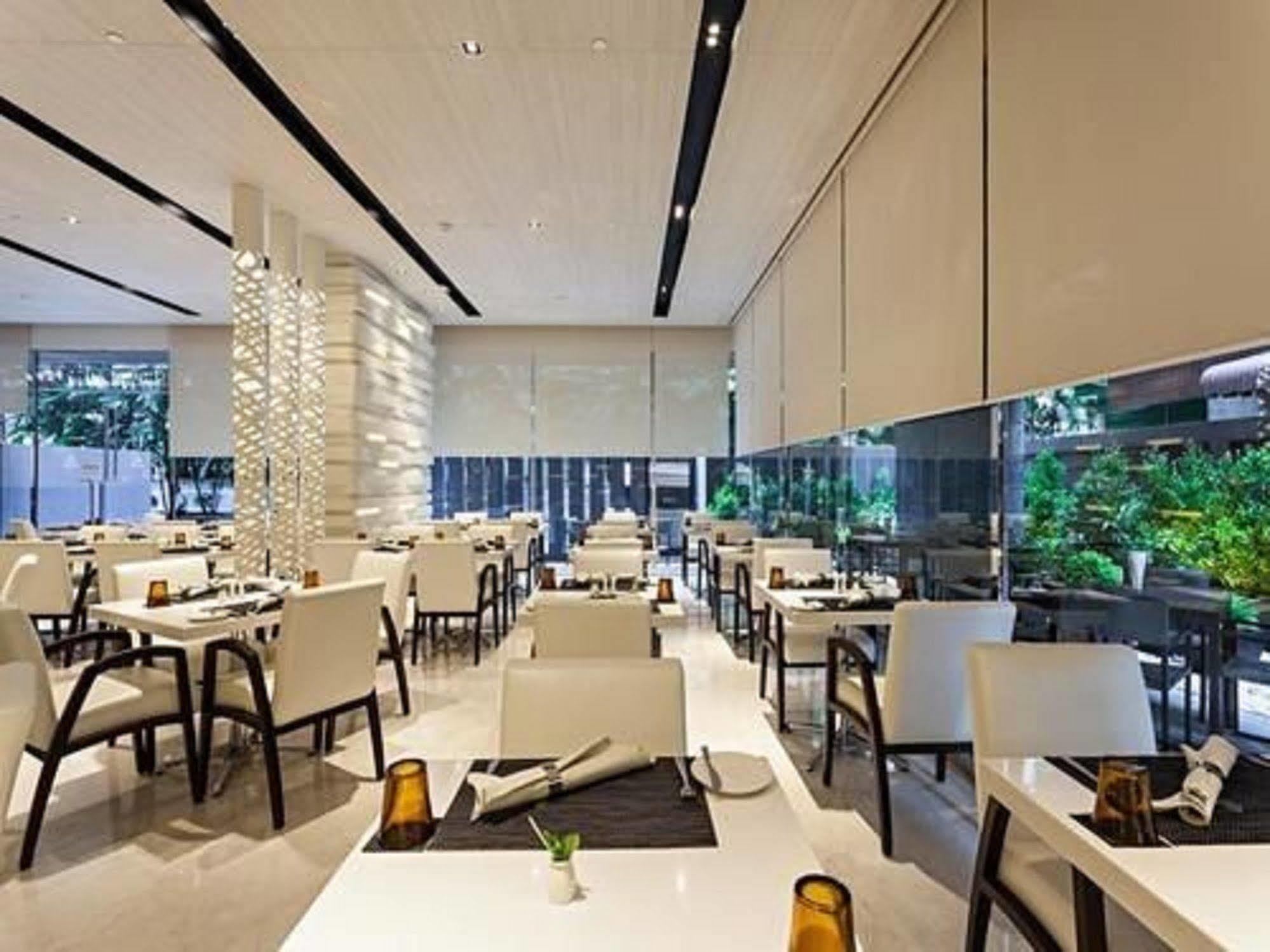 Hyatt Place Sukhumvit 1 מלון בנגקוק